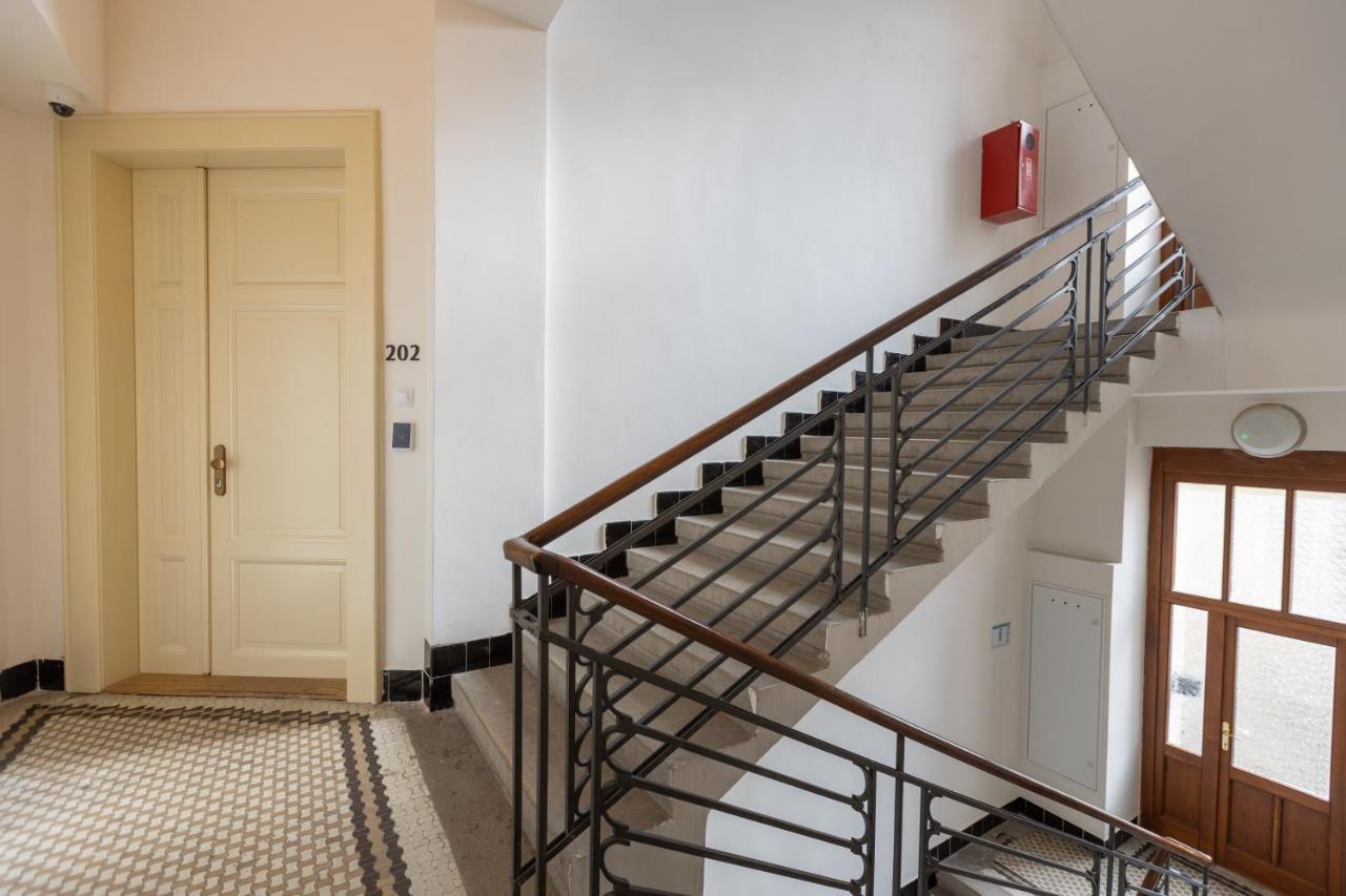 Top Wenceslas Square Apartment — Photos 3